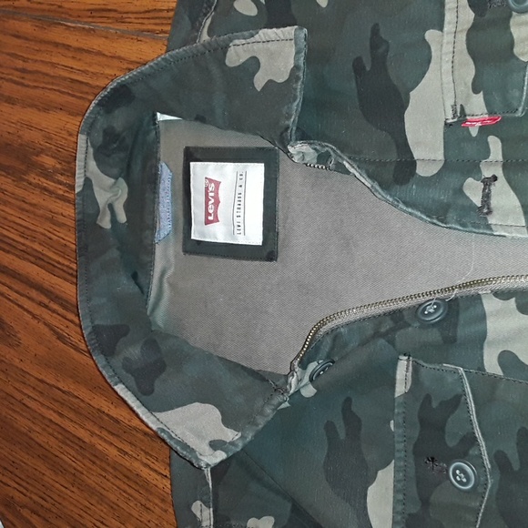 Young Men's Levi's Lightweight Jacket - Picture 9 of 11